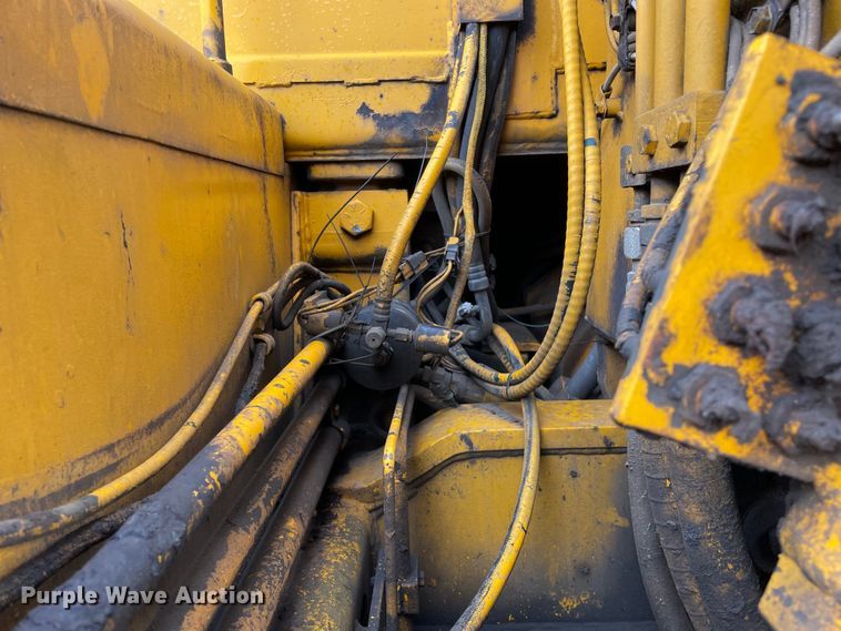 image for item OG9863 1989 John Deere  862B elevating scraper