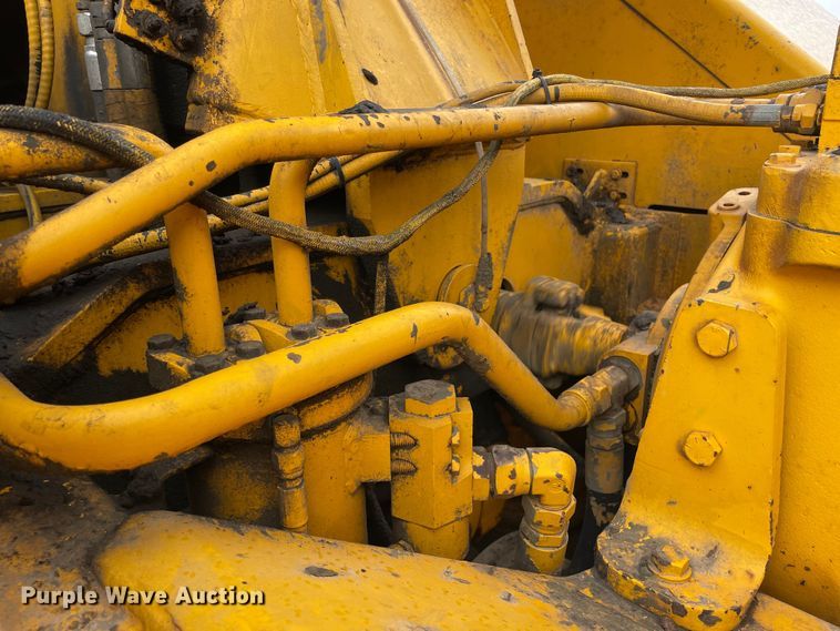 image for item OG9863 1989 John Deere  862B elevating scraper