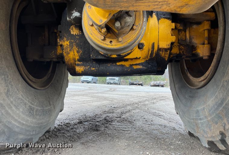 image for item OG9863 1989 John Deere  862B elevating scraper