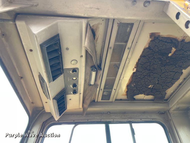 image for item OG9863 1989 John Deere  862B elevating scraper