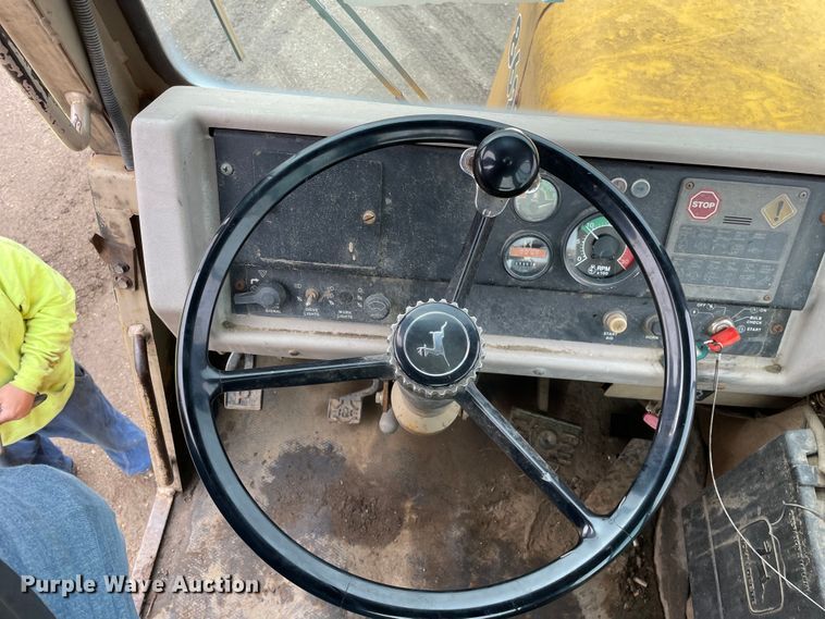 image for item OG9863 1989 John Deere  862B elevating scraper