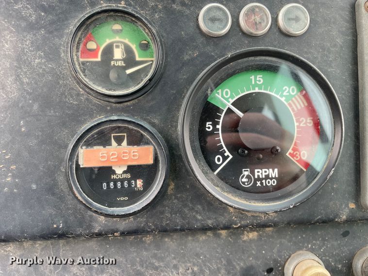 image for item OG9863 1989 John Deere  862B elevating scraper