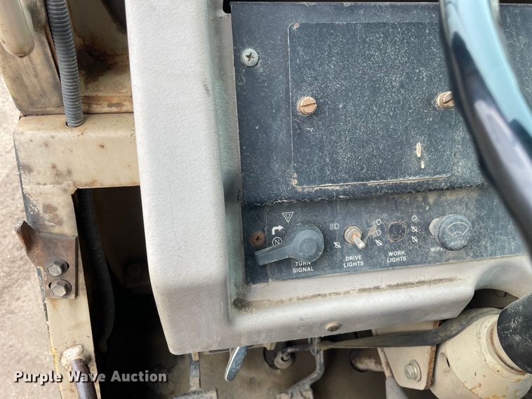 image for item OG9863 1989 John Deere  862B elevating scraper