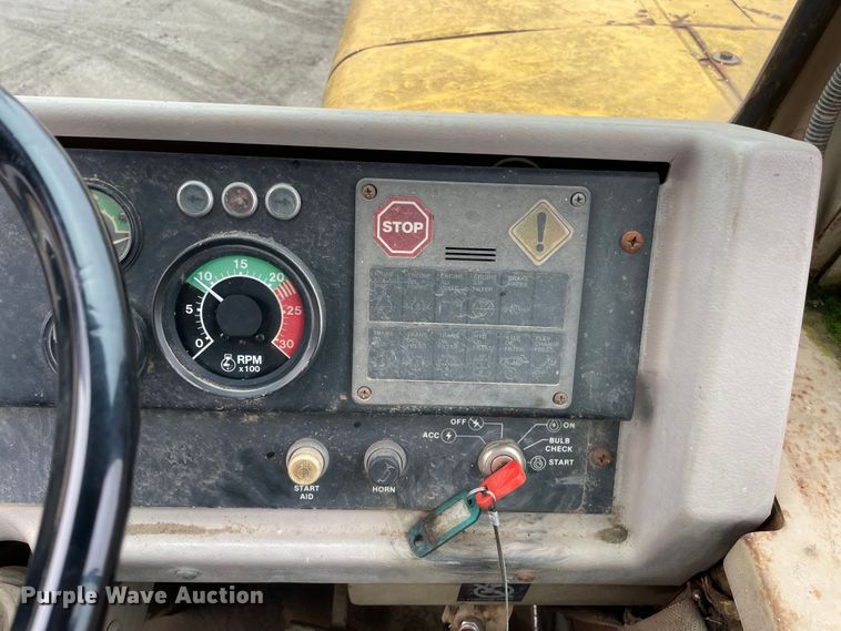 image for item OG9863 1989 John Deere  862B elevating scraper