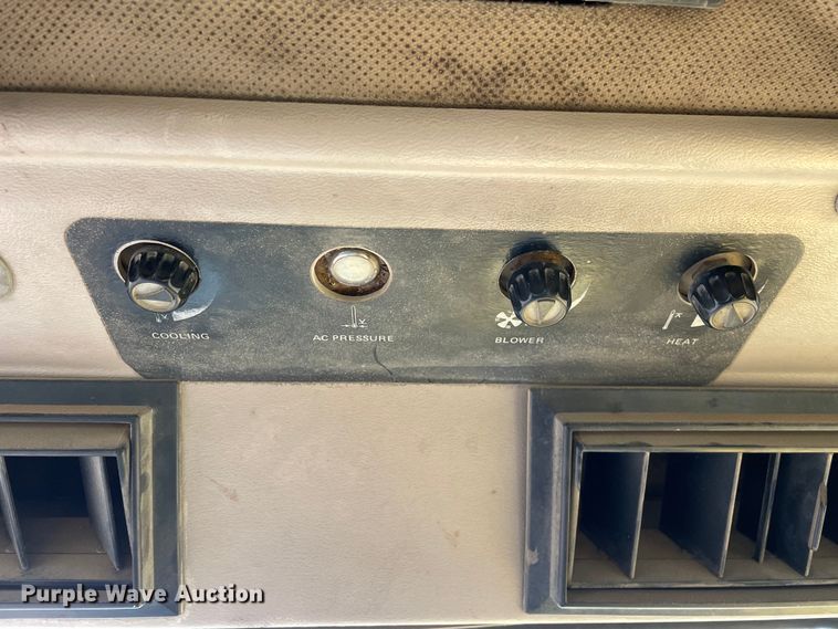 image for item OG9863 1989 John Deere  862B elevating scraper