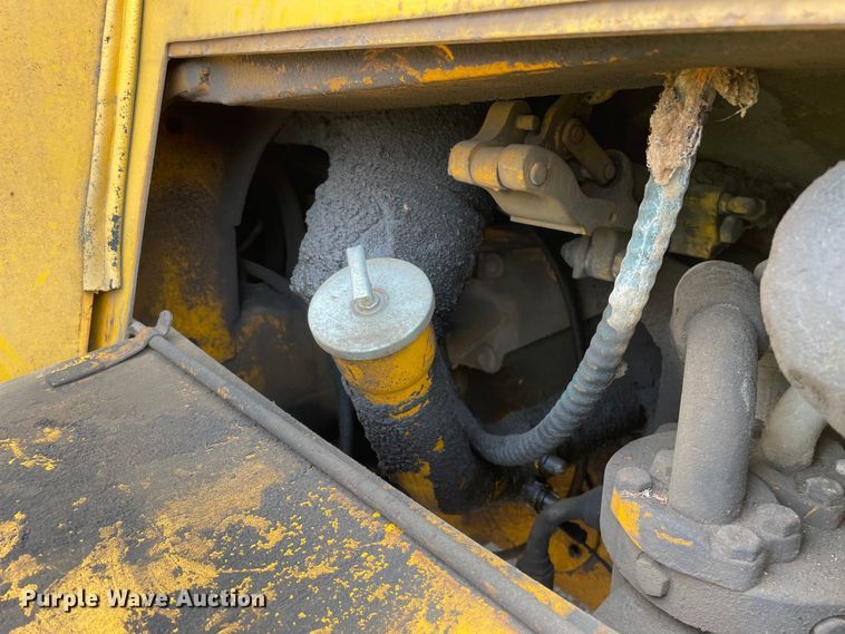 image for item OG9863 1989 John Deere  862B elevating scraper