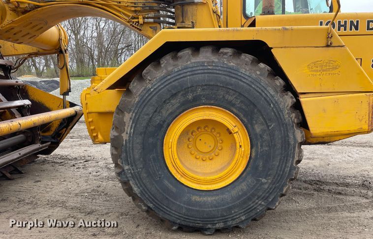 image for item OG9863 1989 John Deere  862B elevating scraper