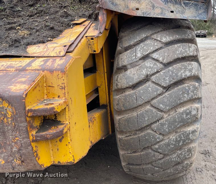 image for item OG9863 1989 John Deere  862B elevating scraper