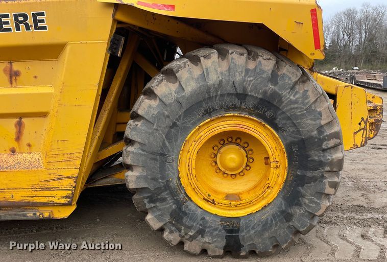 image for item OG9863 1989 John Deere  862B elevating scraper