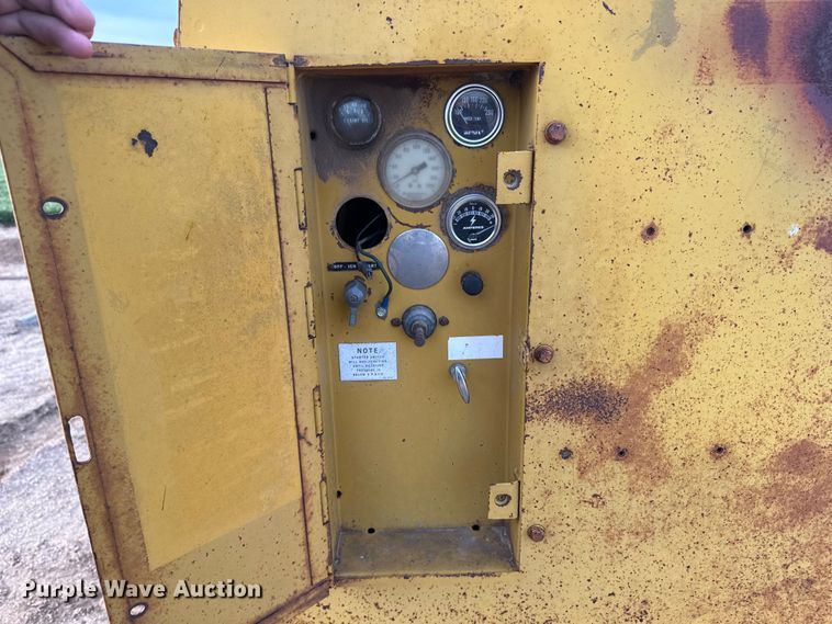 image for item OI9298 LeRoi 185 air compressor