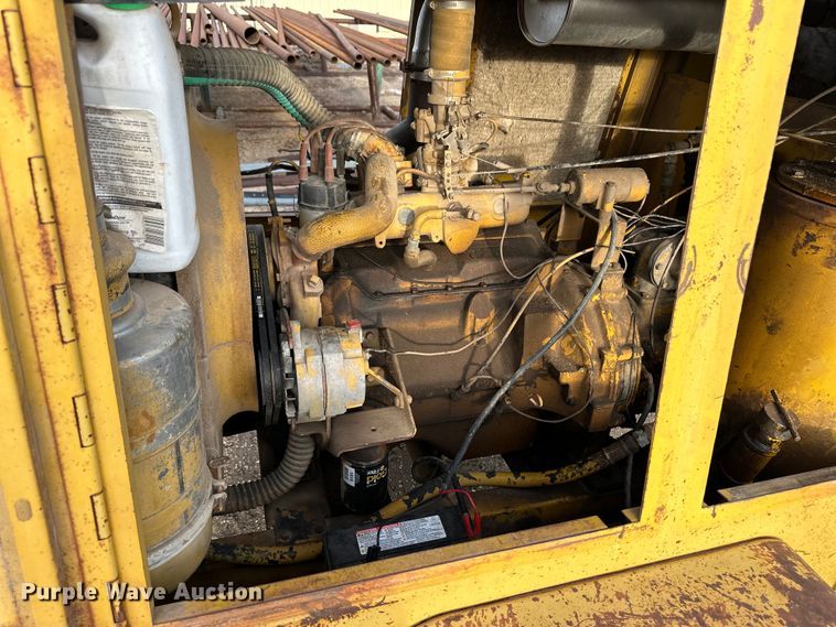 image for item OI9298 LeRoi 185 air compressor