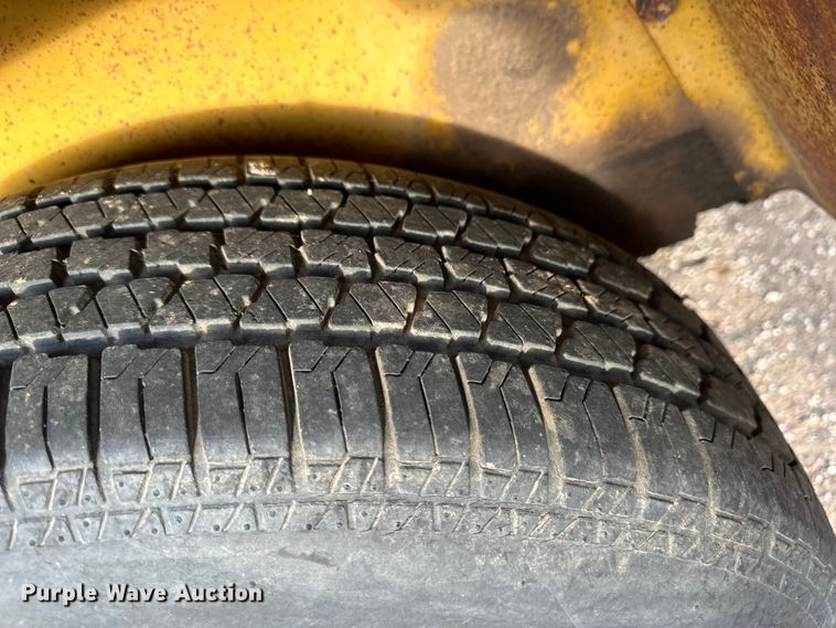 image for item OI9298 LeRoi 185 air compressor