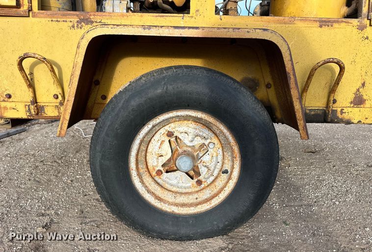 image for item OI9298 LeRoi 185 air compressor