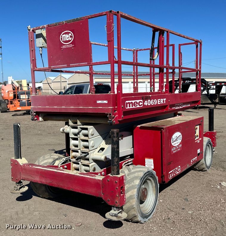 image for item OI9306 2014 MEC 4069 scissor lift