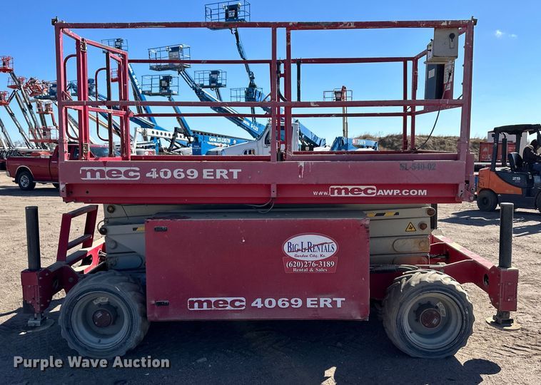 image for item OI9306 2014 MEC 4069 scissor lift