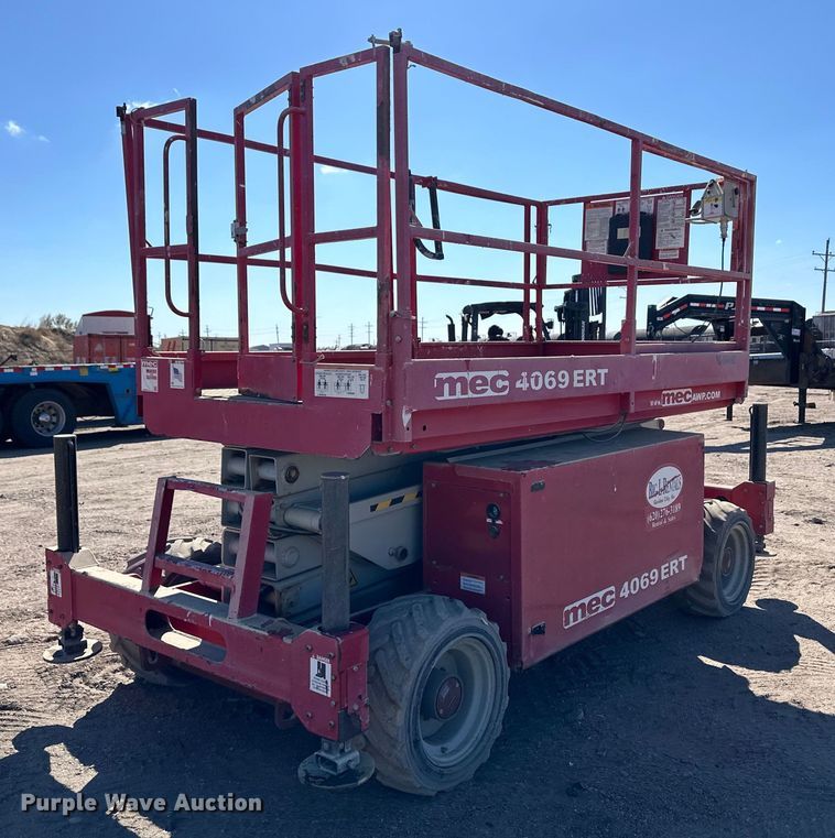 image for item OI9306 2014 MEC 4069 scissor lift