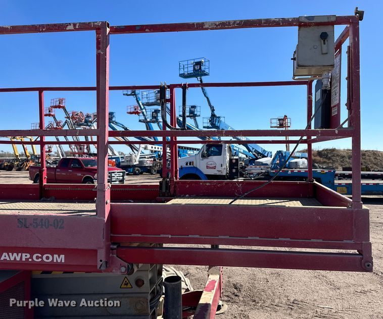 image for item OI9306 2014 MEC 4069 scissor lift