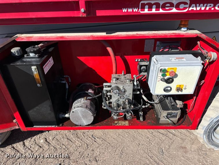 image for item OI9306 2014 MEC 4069 scissor lift