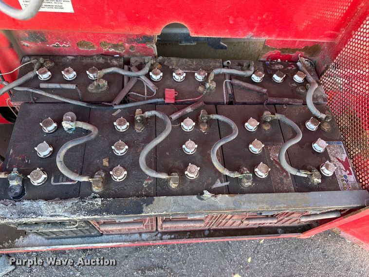 image for item OI9306 2014 MEC 4069 scissor lift