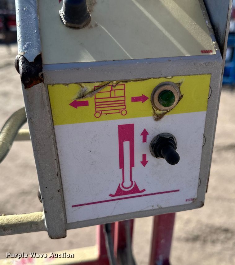 image for item OI9306 2014 MEC 4069 scissor lift