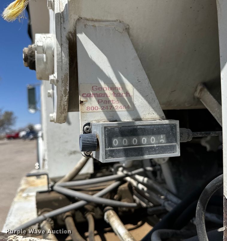 image for item OI9309 2001 Freightliner FL80 volumetric concrete mixer truck