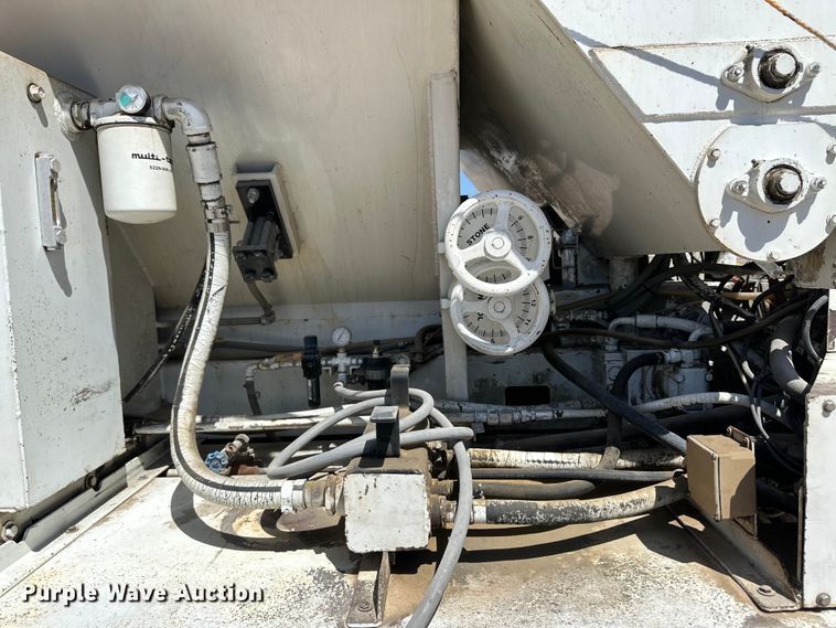 image for item OI9309 2001 Freightliner FL80 volumetric concrete mixer truck