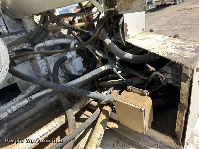 image for item OI9309 2001 Freightliner FL80 volumetric concrete mixer truck