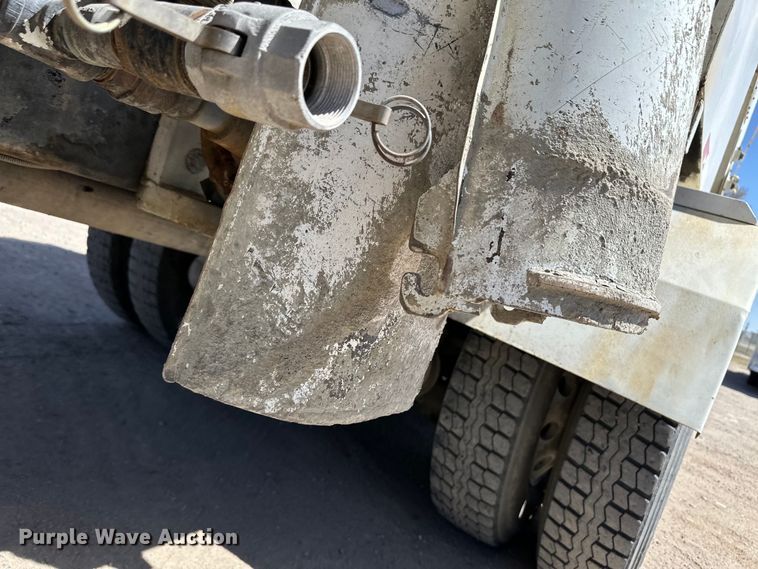 image for item OI9309 2001 Freightliner FL80 volumetric concrete mixer truck