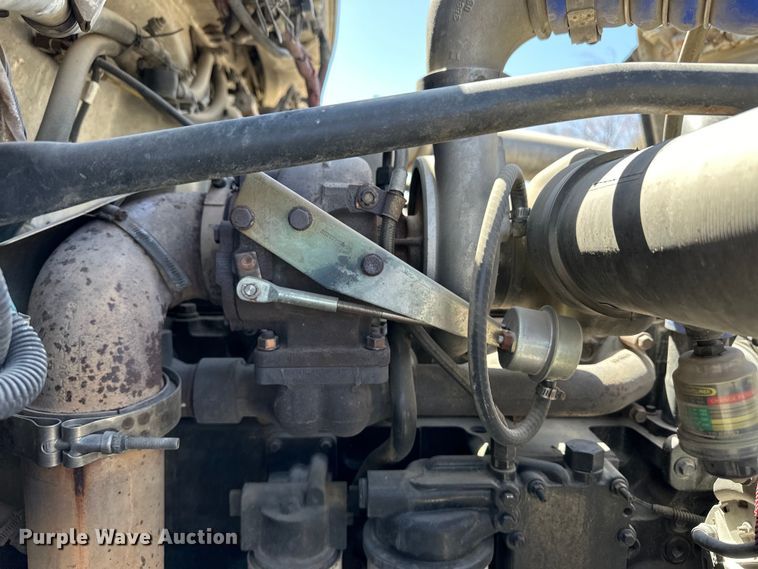 image for item OI9309 2001 Freightliner FL80 volumetric concrete mixer truck