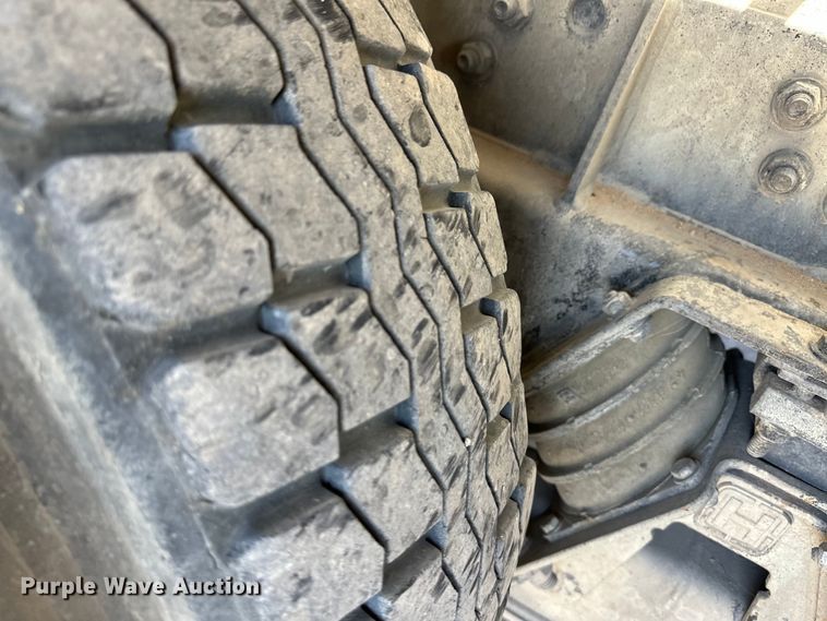 image for item OI9309 2001 Freightliner FL80 volumetric concrete mixer truck