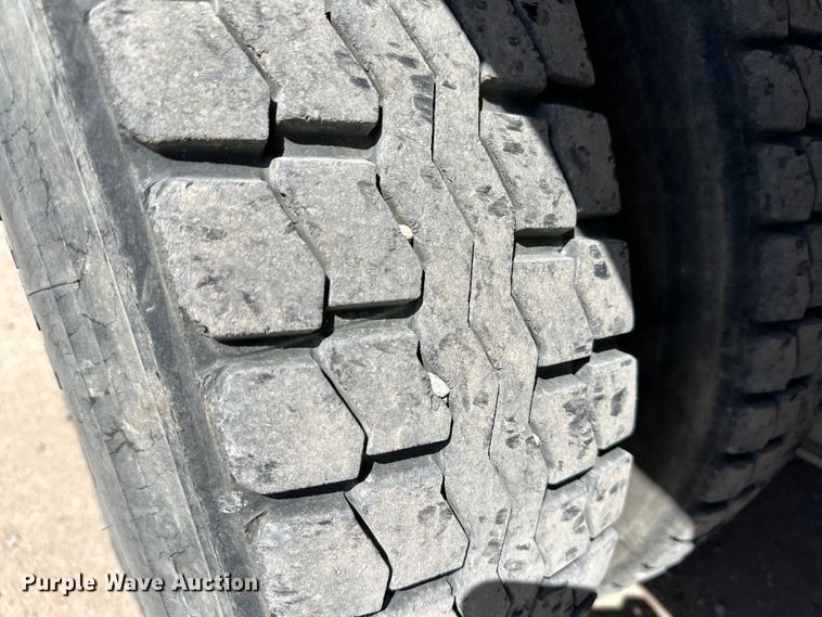 image for item OI9309 2001 Freightliner FL80 volumetric concrete mixer truck