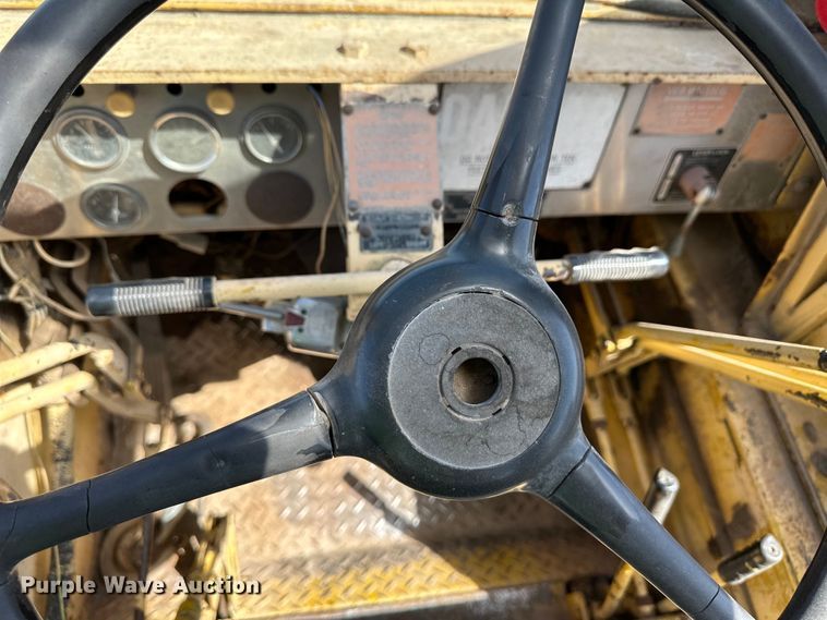 image for item OI9323 1975 Pettibone  30 crane