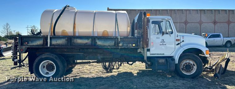 image for item OI9335 1992 International 4700 dump flatbed truck 