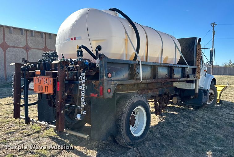 image for item OI9335 1992 International 4700 dump flatbed truck 