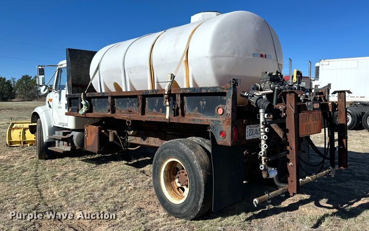 image for item OI9335 1992 International 4700 dump flatbed truck 