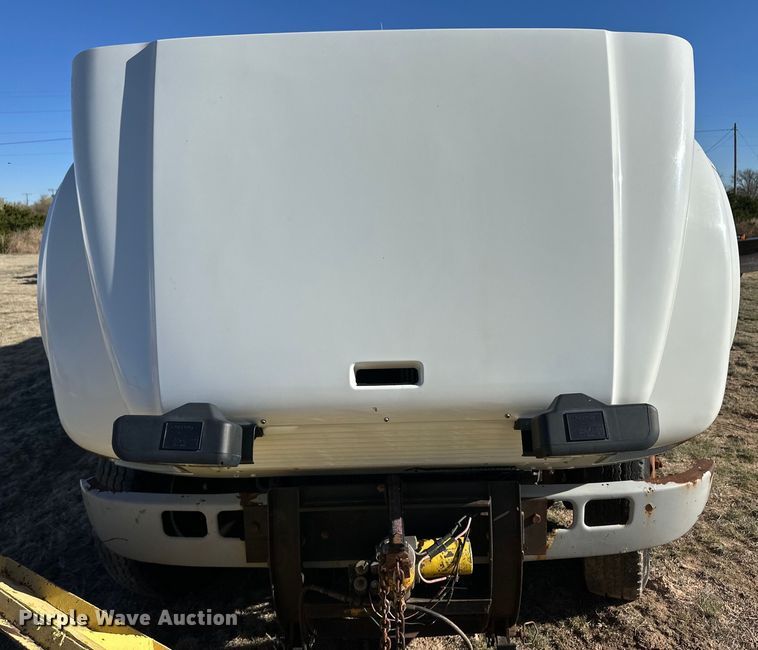 image for item OI9335 1992 International 4700 dump flatbed truck 