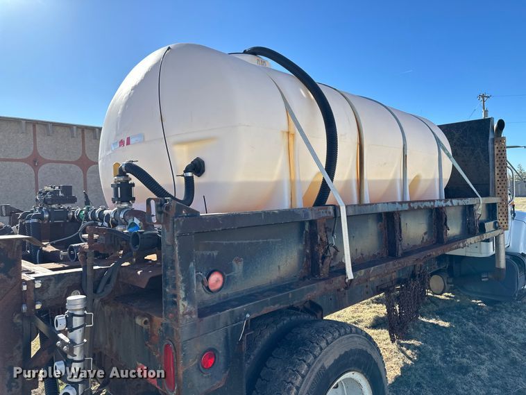 image for item OI9335 1992 International 4700 dump flatbed truck 