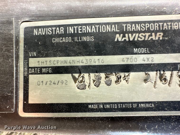 image for item OI9335 1992 International 4700 dump flatbed truck 