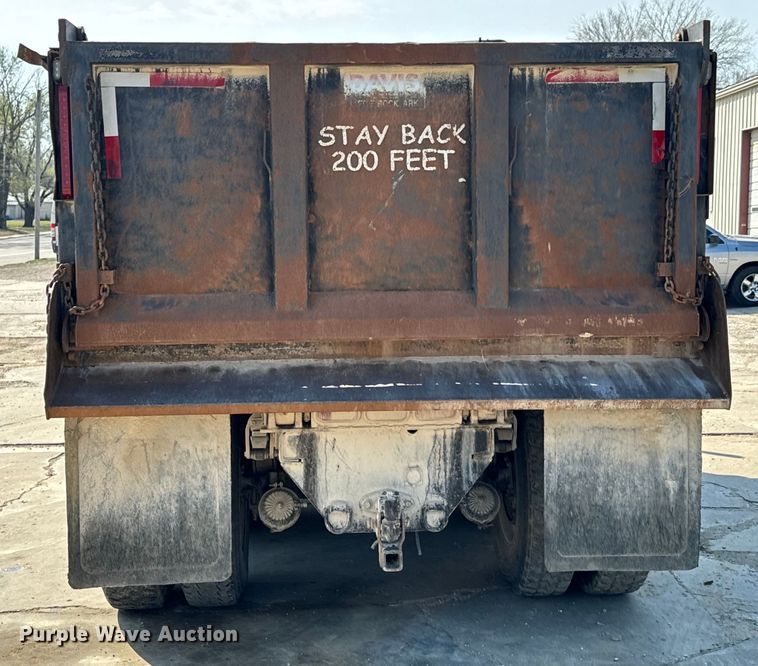 image for item OJ9686 1986 Mack R688ST dump truck