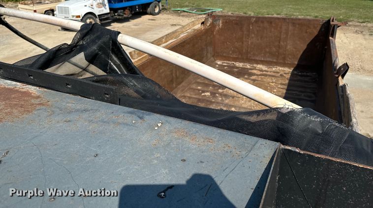 image for item OJ9686 1986 Mack R688ST dump truck