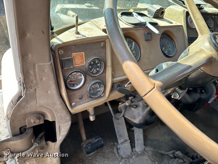 image for item OJ9686 1986 Mack R688ST dump truck