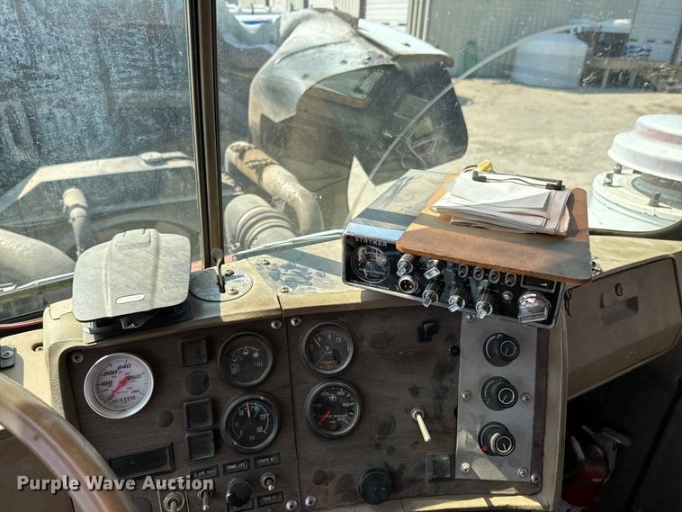 image for item OJ9686 1986 Mack R688ST dump truck