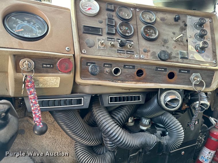 image for item OJ9686 1986 Mack R688ST dump truck