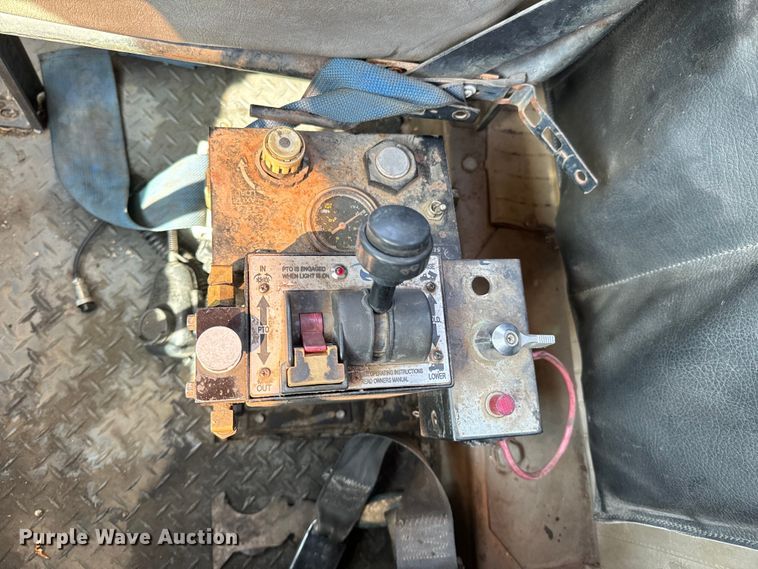 image for item OJ9686 1986 Mack R688ST dump truck