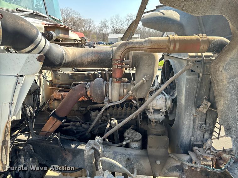 image for item OJ9686 1986 Mack R688ST dump truck