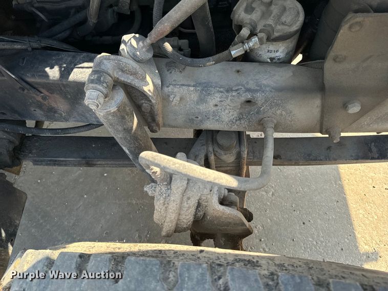 image for item OJ9686 1986 Mack R688ST dump truck