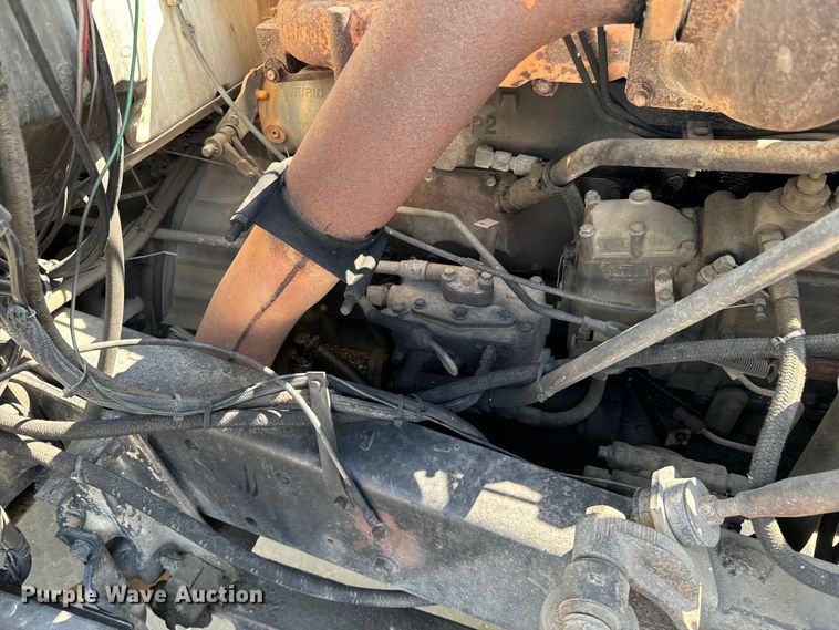 image for item OJ9686 1986 Mack R688ST dump truck