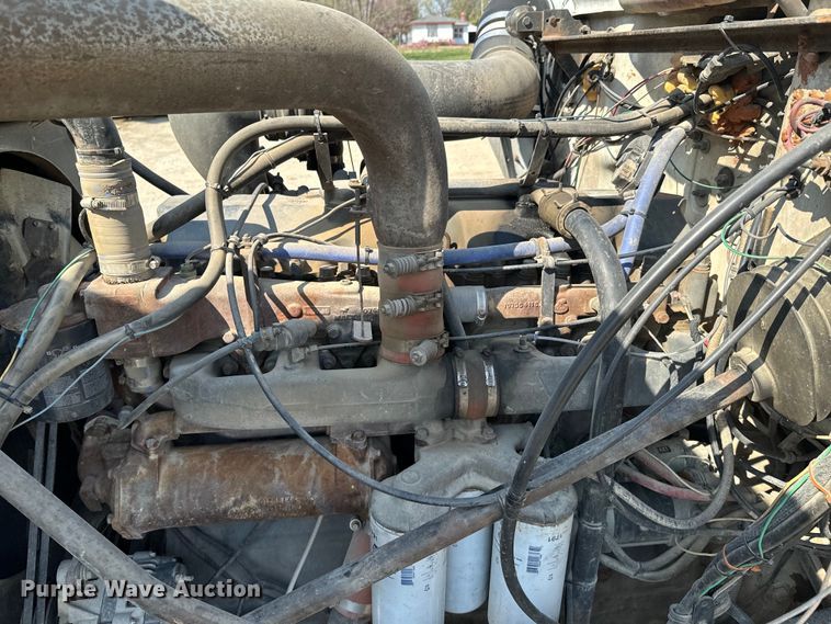 image for item OJ9686 1986 Mack R688ST dump truck