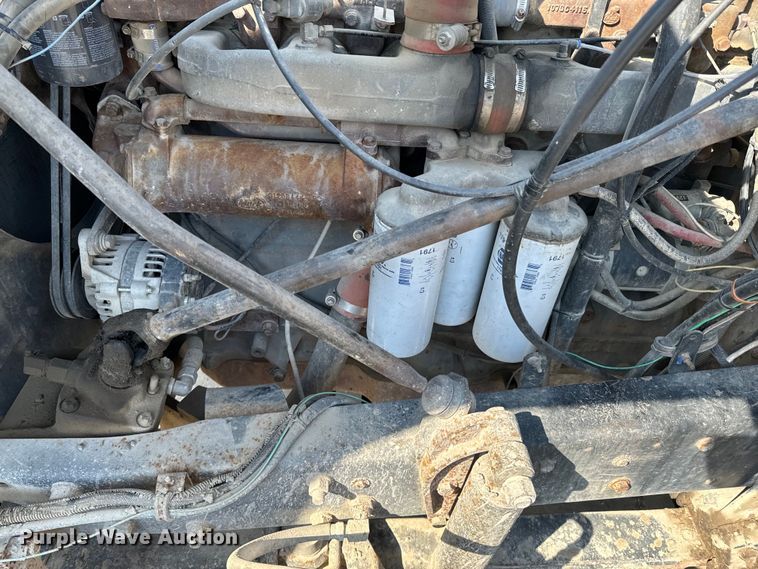 image for item OJ9686 1986 Mack R688ST dump truck