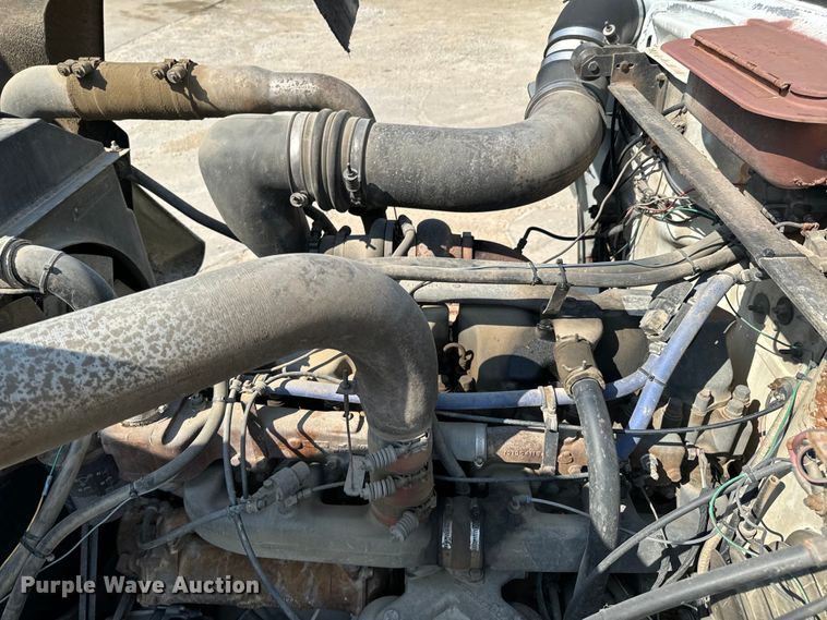 image for item OJ9686 1986 Mack R688ST dump truck